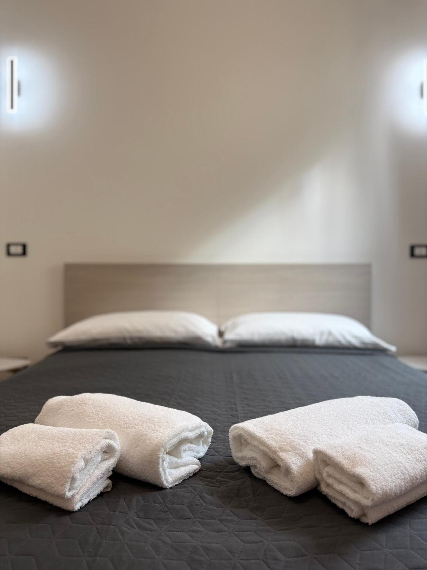 Hotel Infinity House - Eleganza Moderna Tra Treviso E Venezia Casièr Habitación foto
