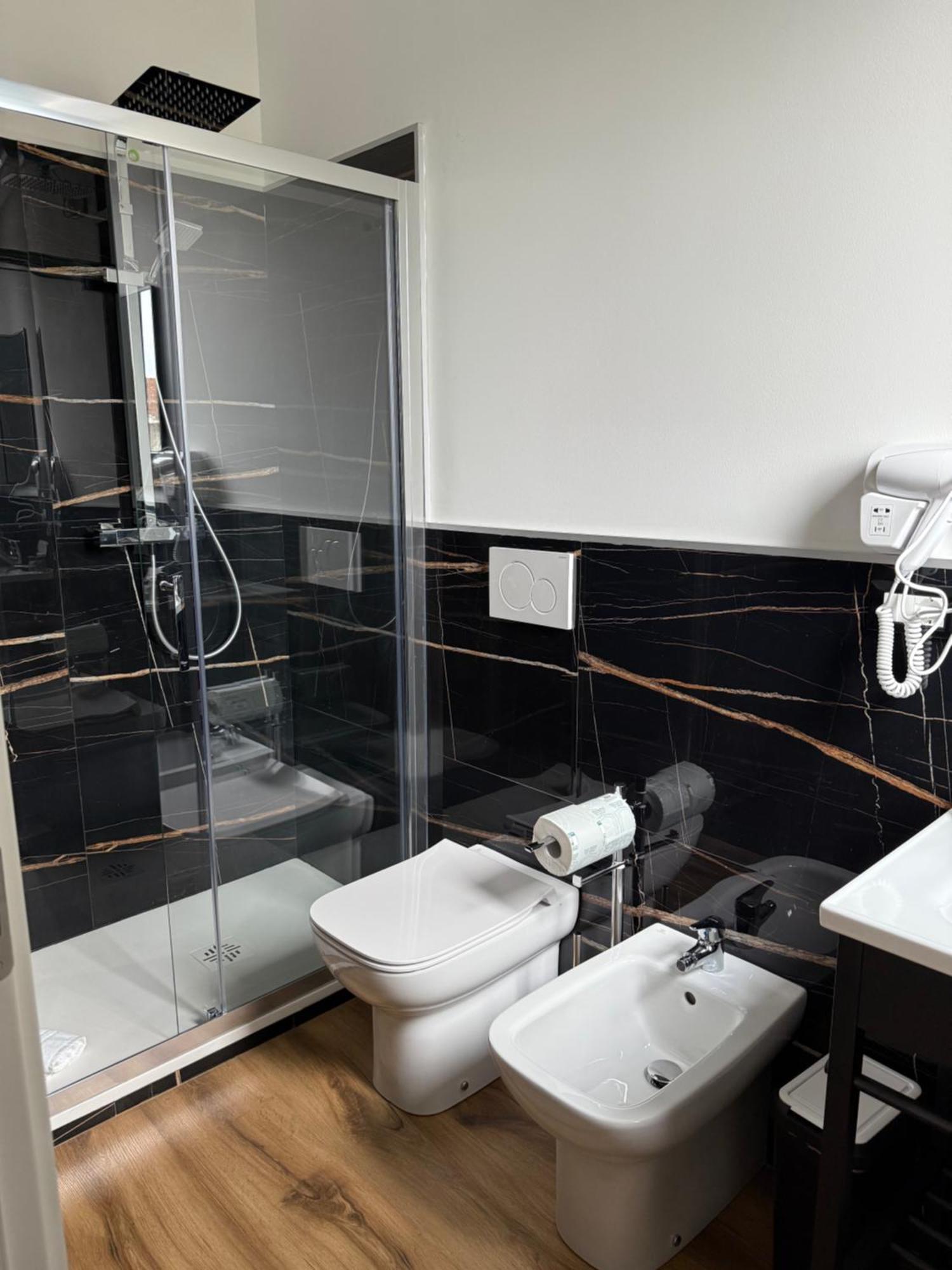 Hotel Infinity House - Eleganza Moderna Tra Treviso E Venezia Casièr Habitación foto