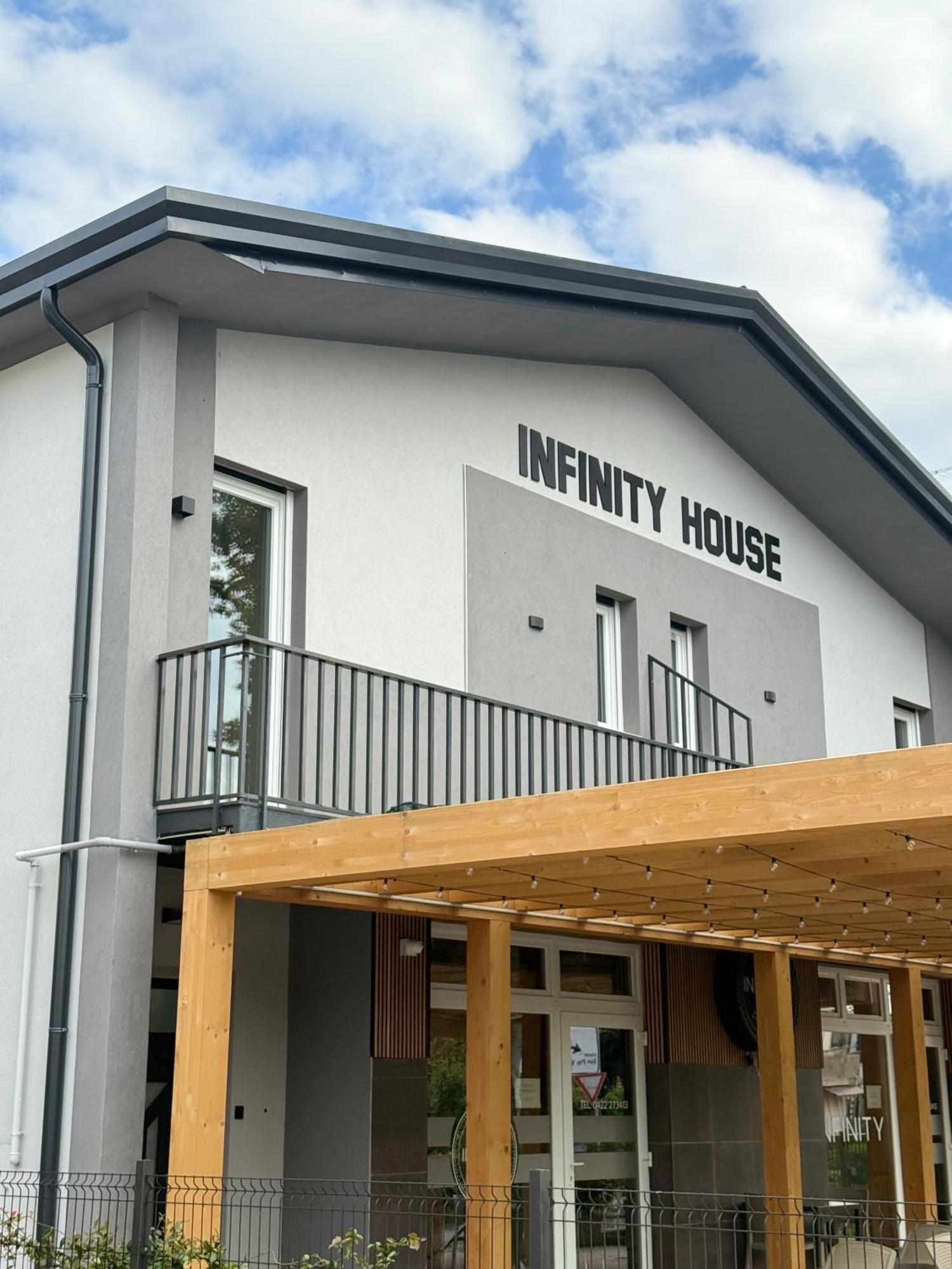 Hotel Infinity House - Eleganza Moderna Tra Treviso E Venezia Casièr Exterior foto