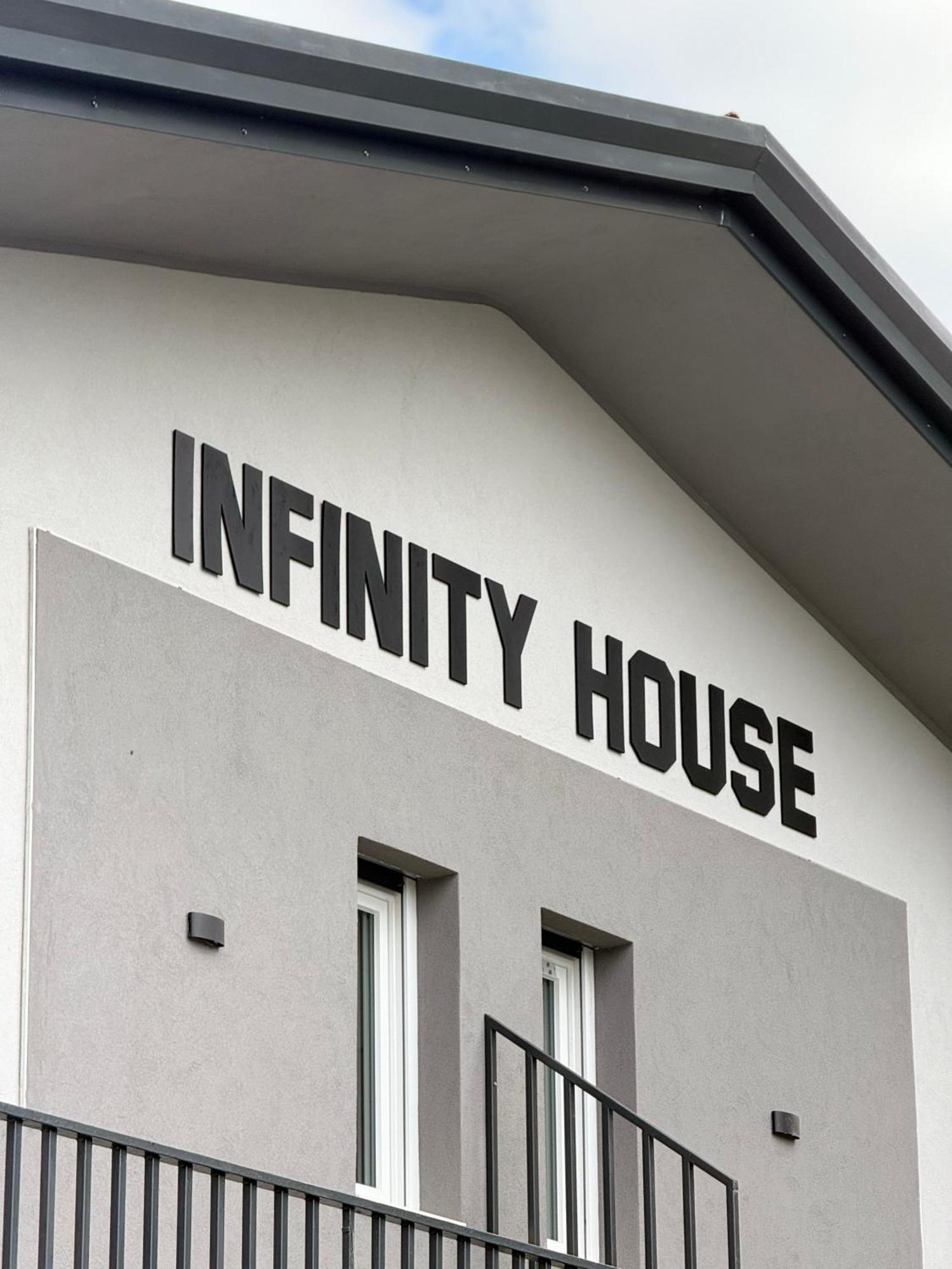 Hotel Infinity House - Eleganza Moderna Tra Treviso E Venezia Casièr Exterior foto
